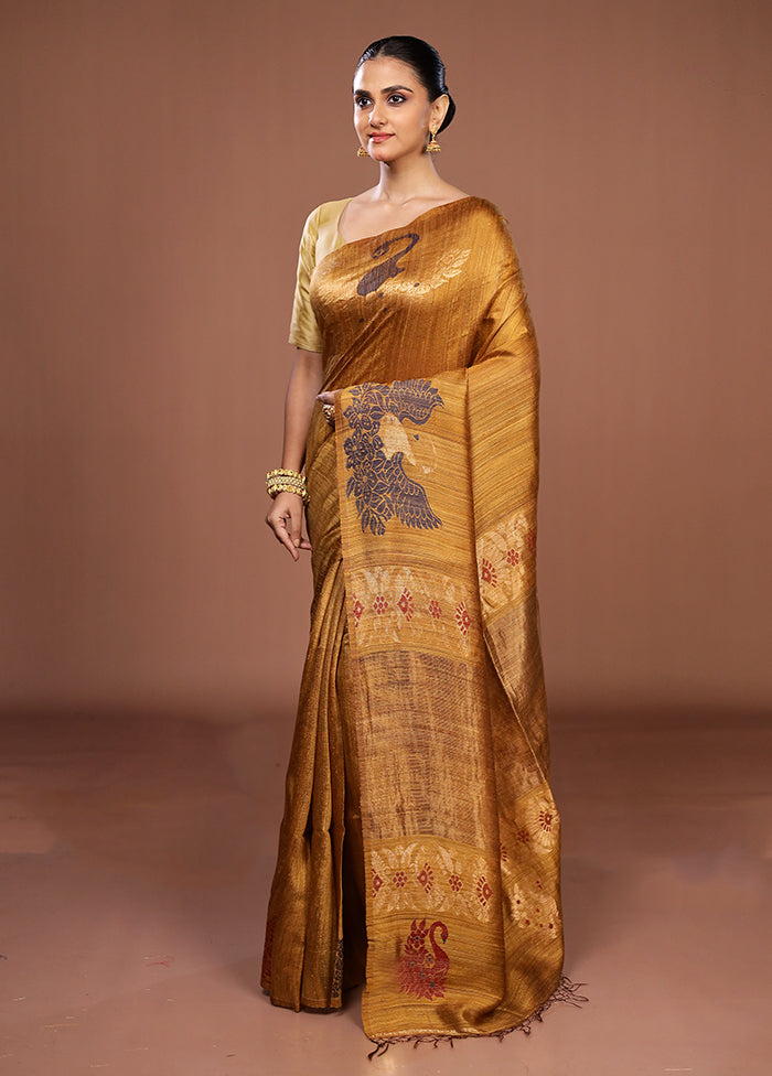 Gold Handloom Matka Pure Silk Saree With Blouse Piece