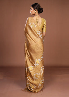 Cream Handloom Matka Pure Silk Saree With Blouse Piece