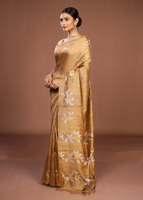 Cream Handloom Matka Pure Silk Saree With Blouse Piece