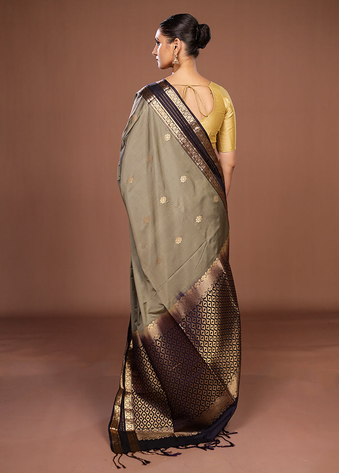 Green Kanjivaram Silk Saree With Blouse Piece