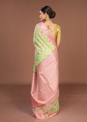 Green Pure Cotton Saree With Blouse Piece