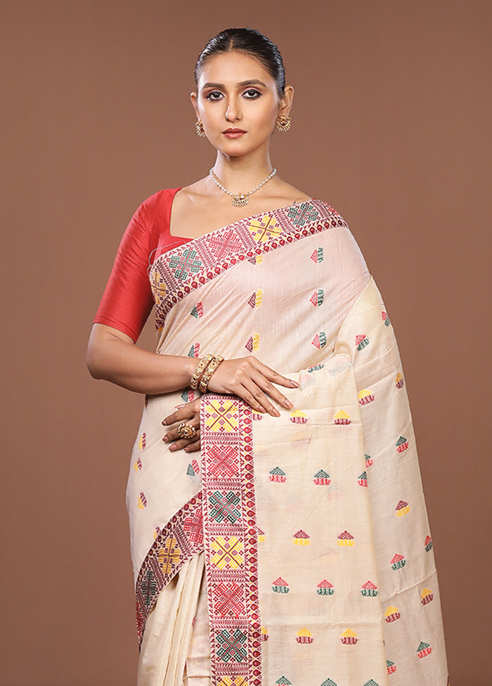 Cream Assam Silk Saree With Blouse Piece