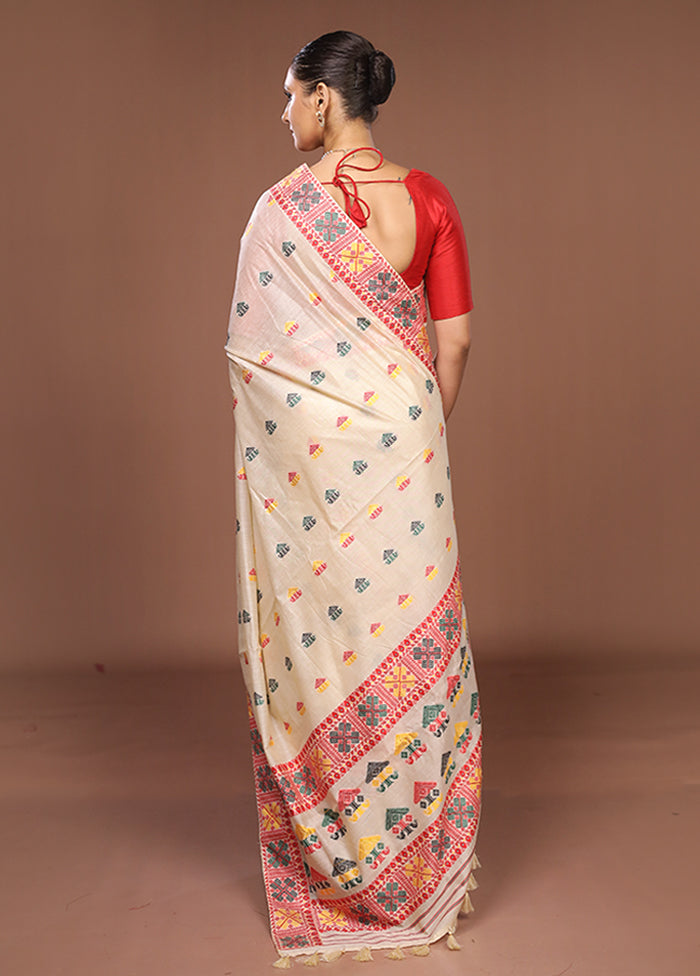 Cream Assam Silk Saree With Blouse Piece