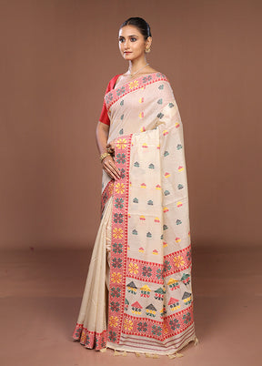 Cream Assam Silk Saree With Blouse Piece