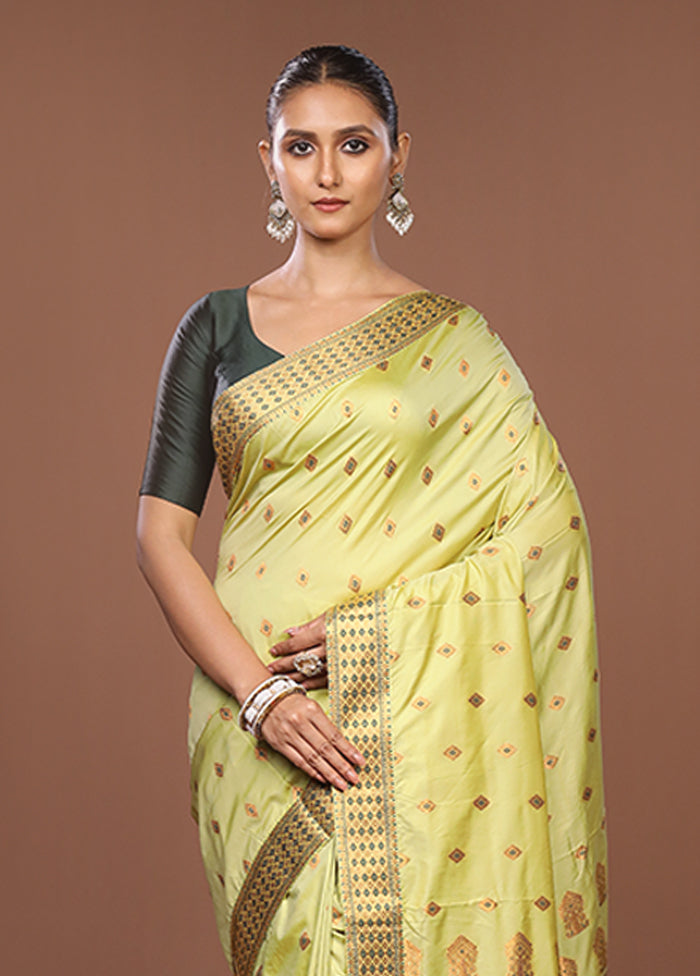 Green Assam Silk Saree With Blouse Piece