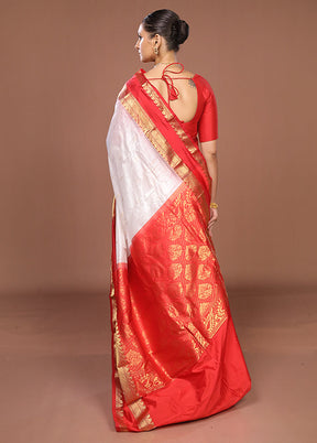 White Handloom Kanjivaram Pure Silk Saree With Blouse Piece
