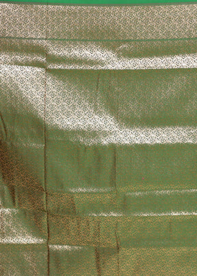Green Banarasi Silk Saree With Blouse Piece