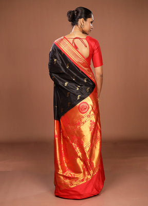 Black Handloom Kanjivaram Pure Silk Saree With Blouse Piece