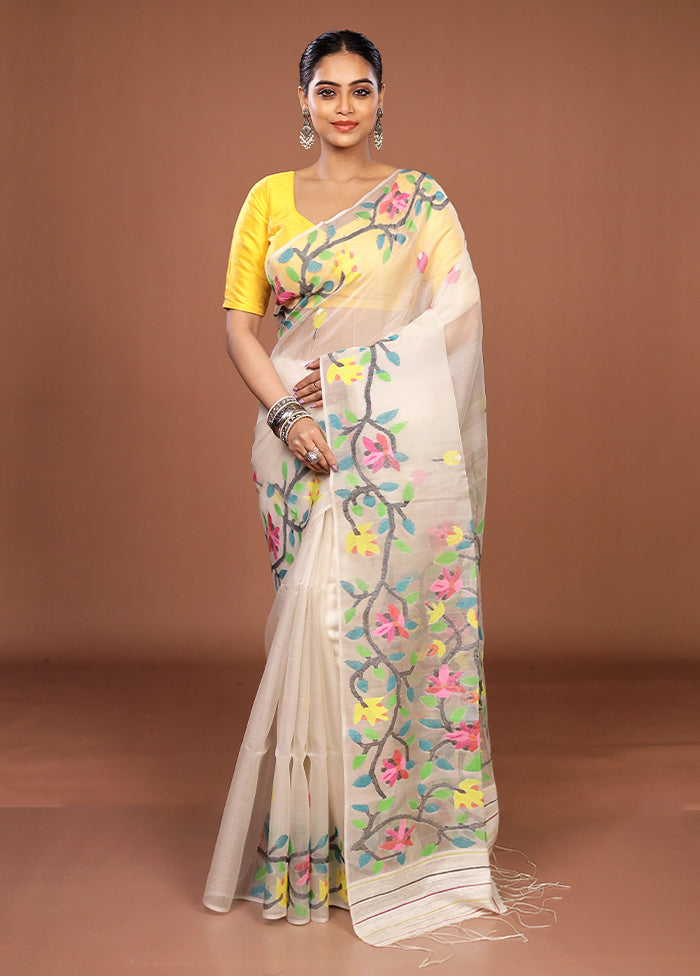 White Handloom Matka Pure Silk Saree With Blouse Piece