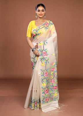 White Handloom Matka Pure Silk Saree With Blouse Piece
