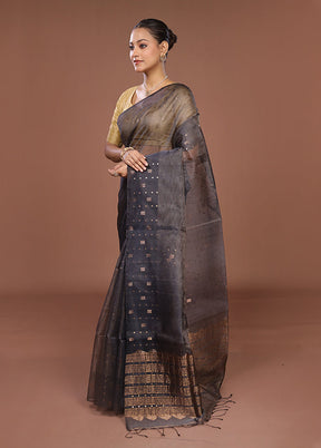 Grey Handloom Matka Pure Silk Saree With Blouse Piece