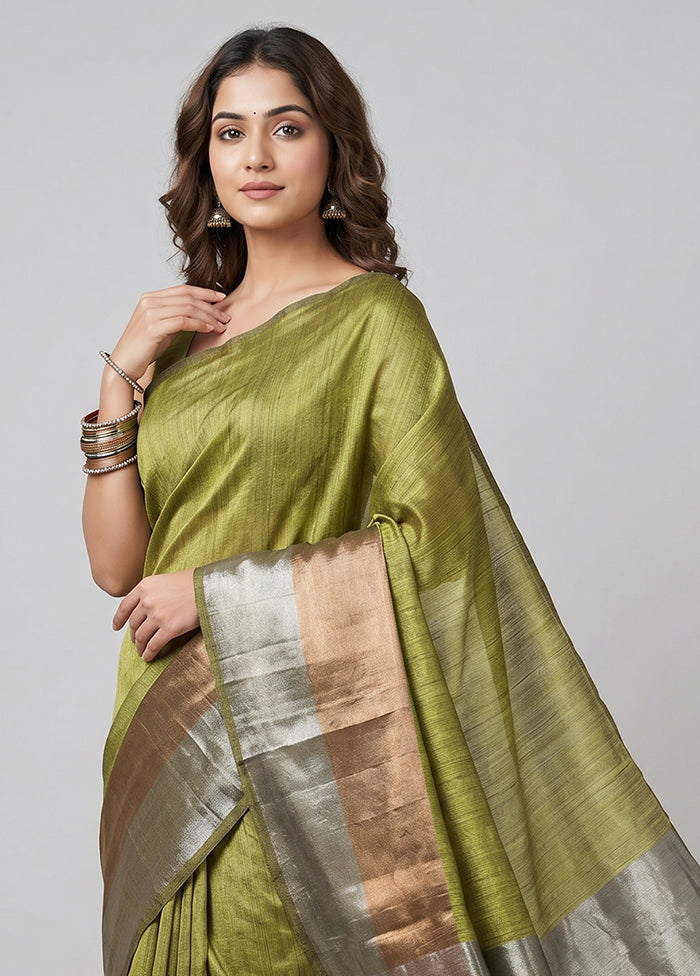 Green Handloom Matka Pure Silk Saree With Blouse Piece