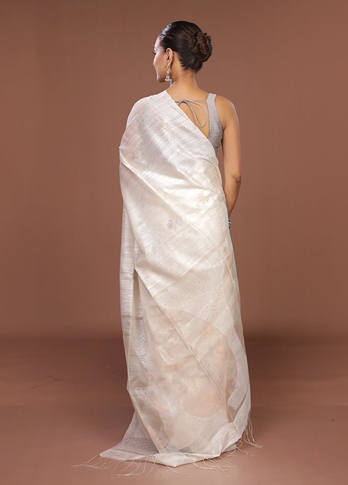 White Handloom Matka Pure Silk Saree With Blouse Piece
