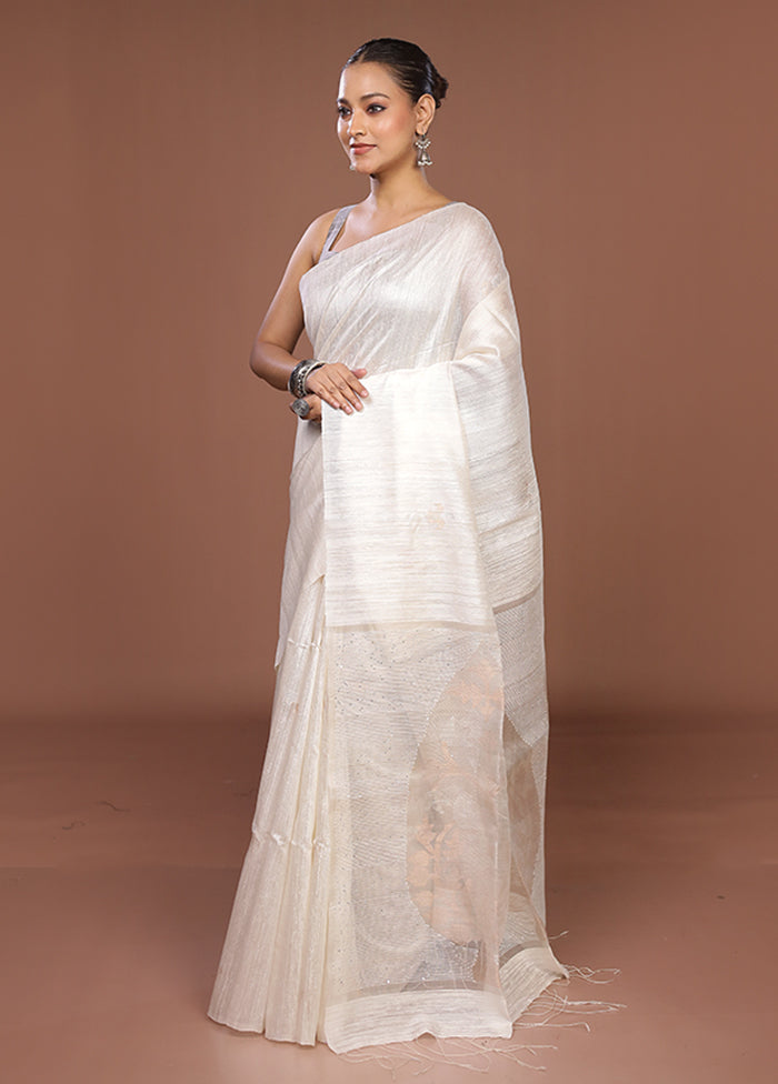 White Handloom Matka Pure Silk Saree With Blouse Piece