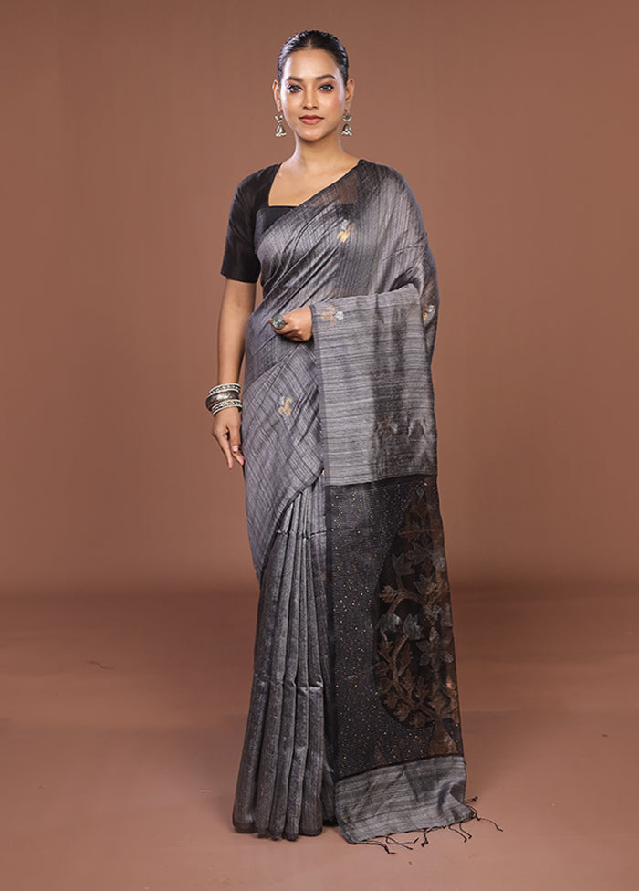 Grey Handloom Matka Pure Silk Saree With Blouse Piece