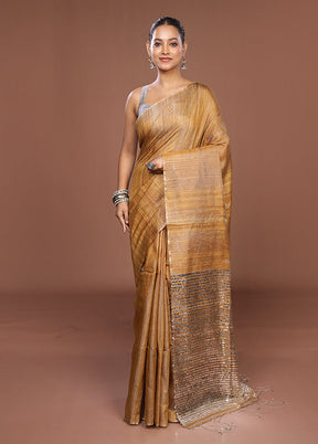 Yellow Handloom Matka Pure Silk Saree With Blouse Piece