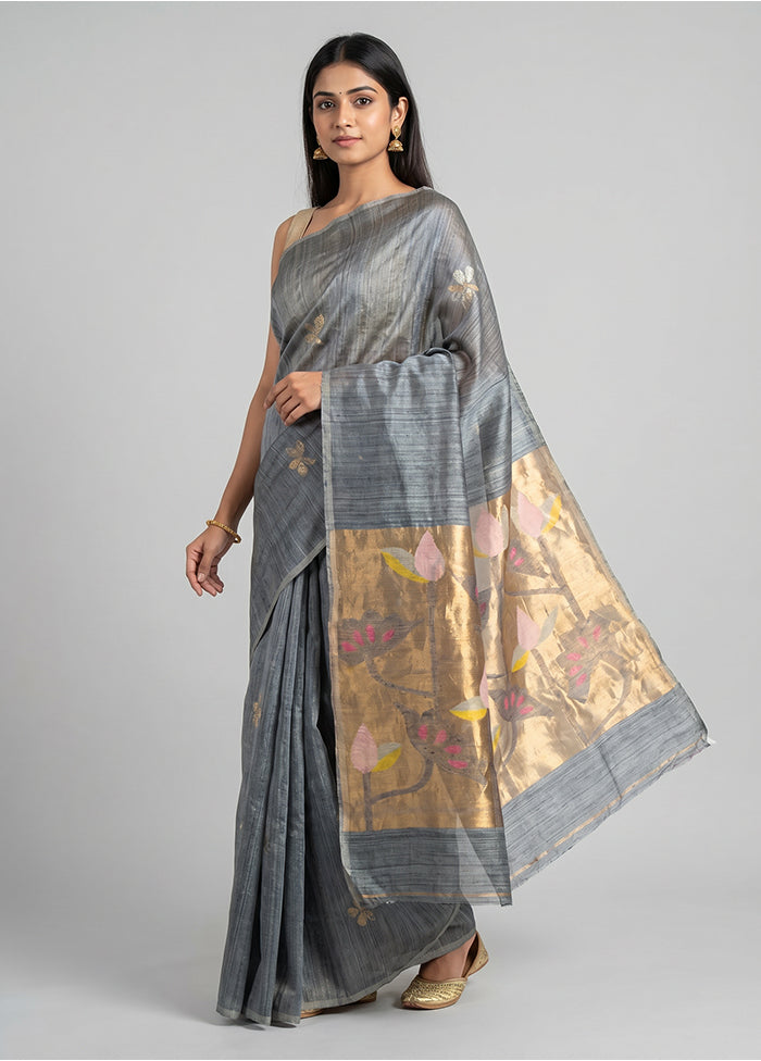 Grey Handloom Matka Pure Silk Saree With Blouse Piece