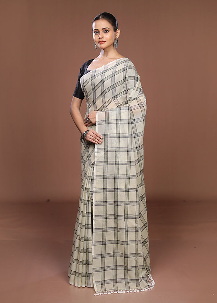 Cream Matka Silk Saree With Blouse Piece