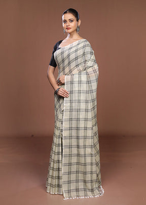 Cream Matka Silk Saree With Blouse Piece