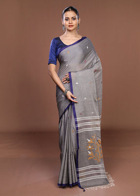 Grey Matka Silk Saree With Blouse Piece