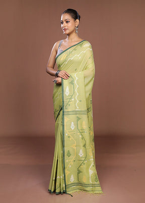 Green Matka Silk Saree With Blouse Piece