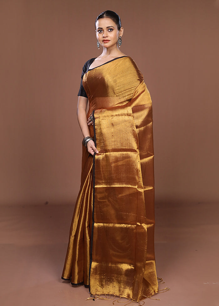 Gold Matka Silk Saree With Blouse Piece