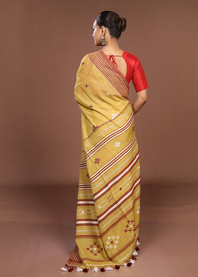 Yellow Matka Silk Saree With Blouse Piece