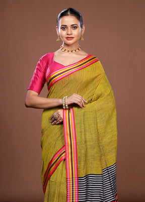 Green Matka Silk Saree With Blouse Piece