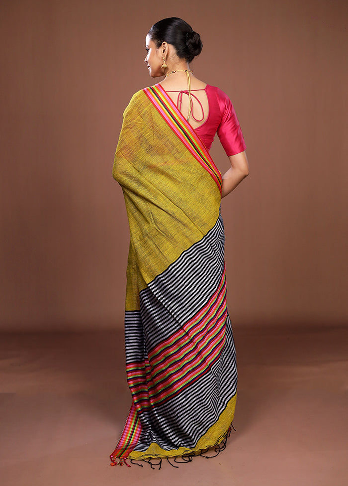 Green Matka Silk Saree With Blouse Piece
