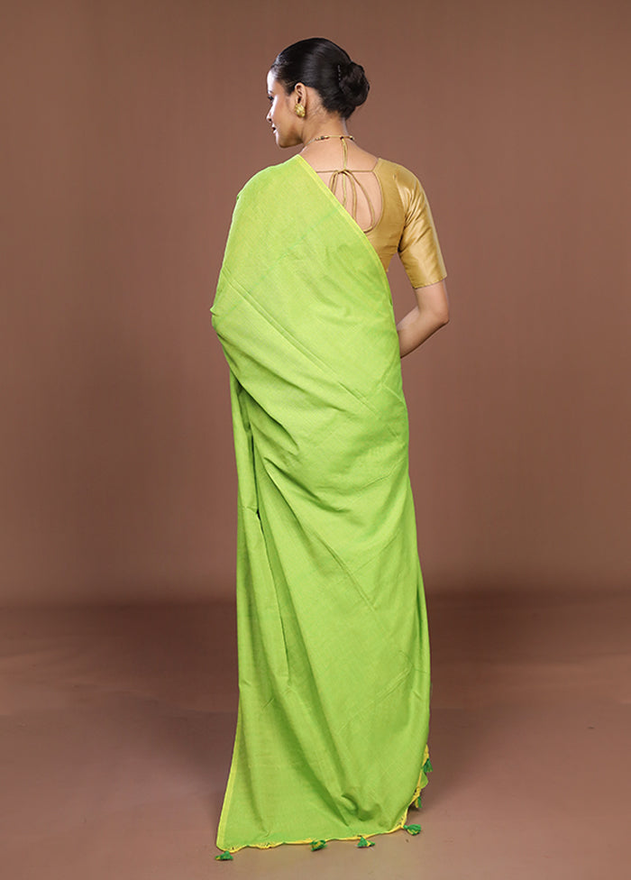 Green Matka Silk Saree With Blouse Piece