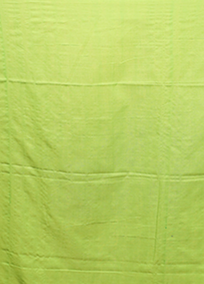Green Matka Silk Saree With Blouse Piece