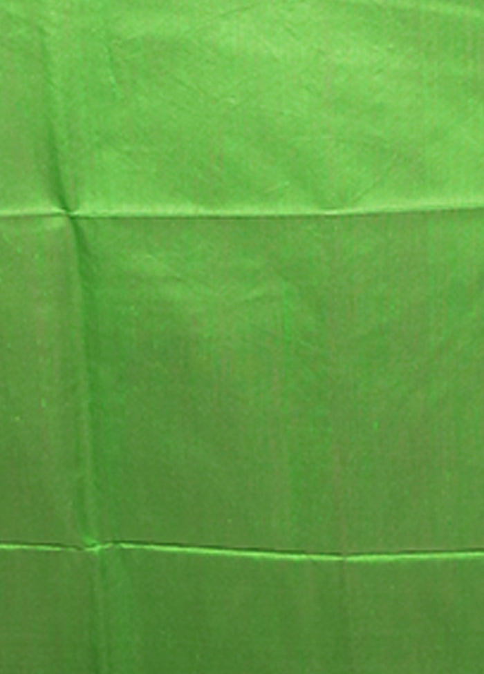 Green Matka Silk Saree With Blouse Piece