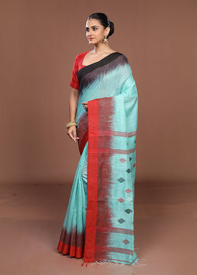 Blue Matka Silk Saree With Blouse Piece