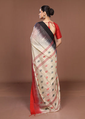 Cream Matka Silk Saree With Blouse Piece