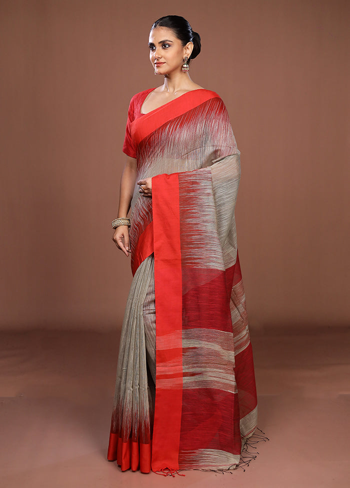 Grey Matka Silk Saree With Blouse Piece