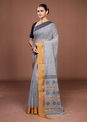 Grey Matka Silk Saree With Blouse Piece
