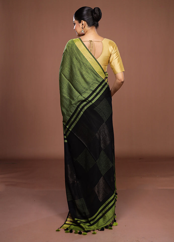 Green Matka Silk Saree With Blouse Piece