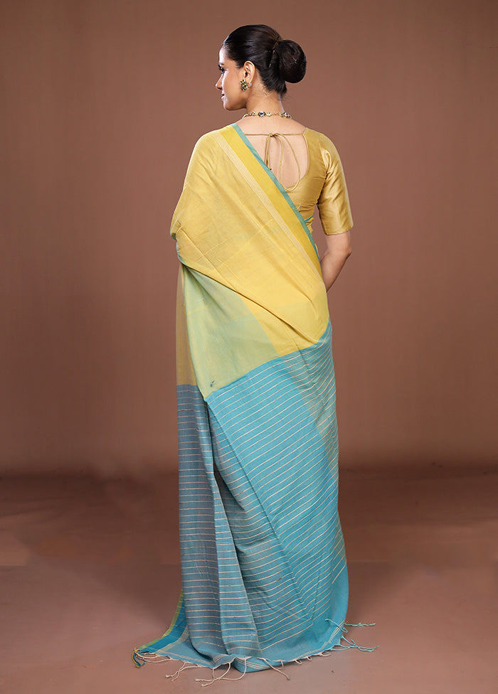 Green Matka Silk Saree With Blouse Piece