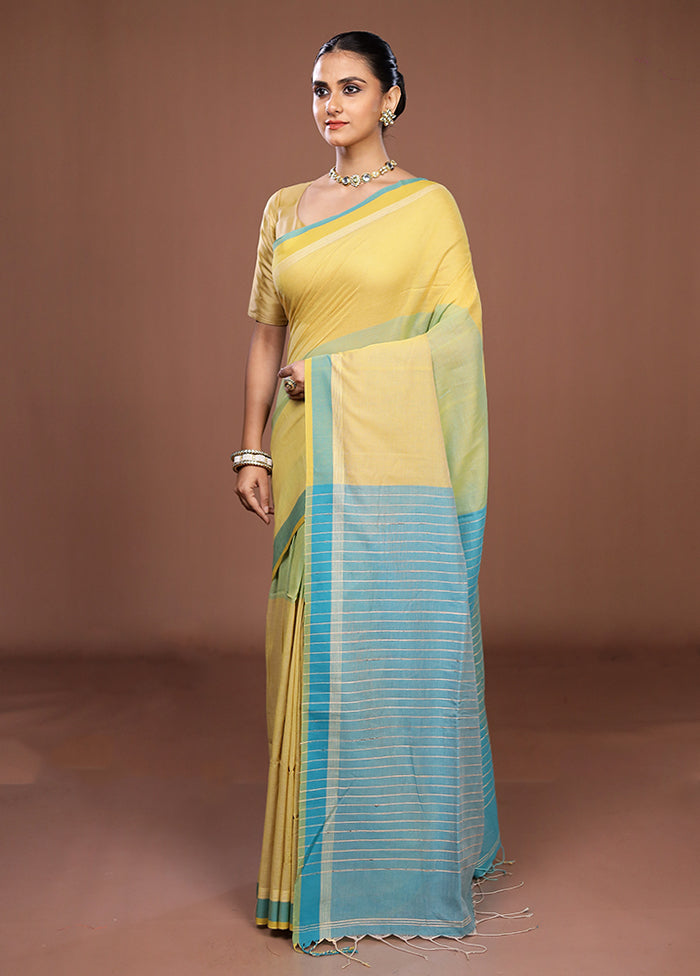 Green Matka Silk Saree With Blouse Piece