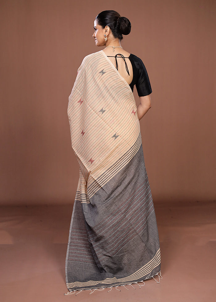 Cream Matka Silk Saree With Blouse Piece