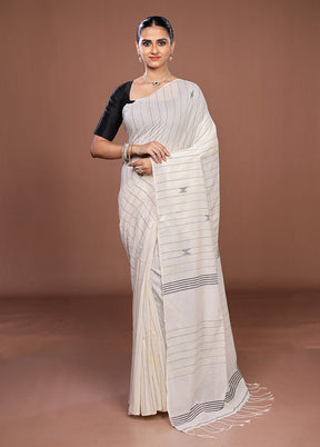 White Matka Silk Saree With Blouse Piece