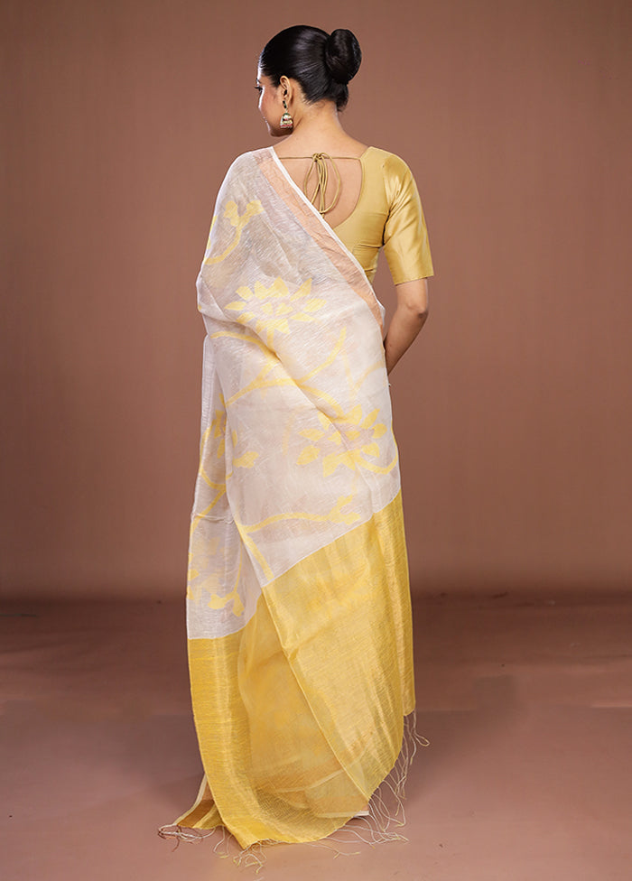 White Handloom Matka Pure Silk Saree With Blouse Piece