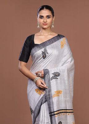 Grey Handloom Matka Pure Silk Saree With Blouse Piece