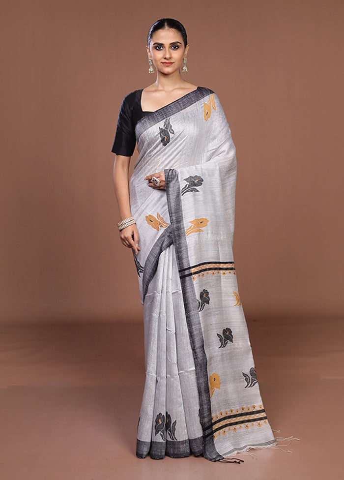 Grey Handloom Matka Pure Silk Saree With Blouse Piece