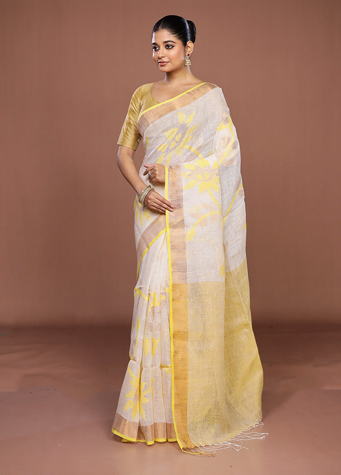 White Handloom Matka Pure Silk Saree With Blouse Piece