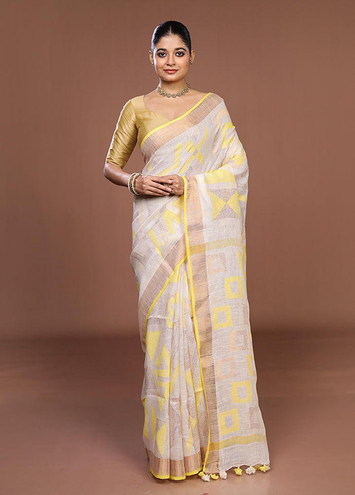 White Handloom Matka Pure Silk Saree With Blouse Piece