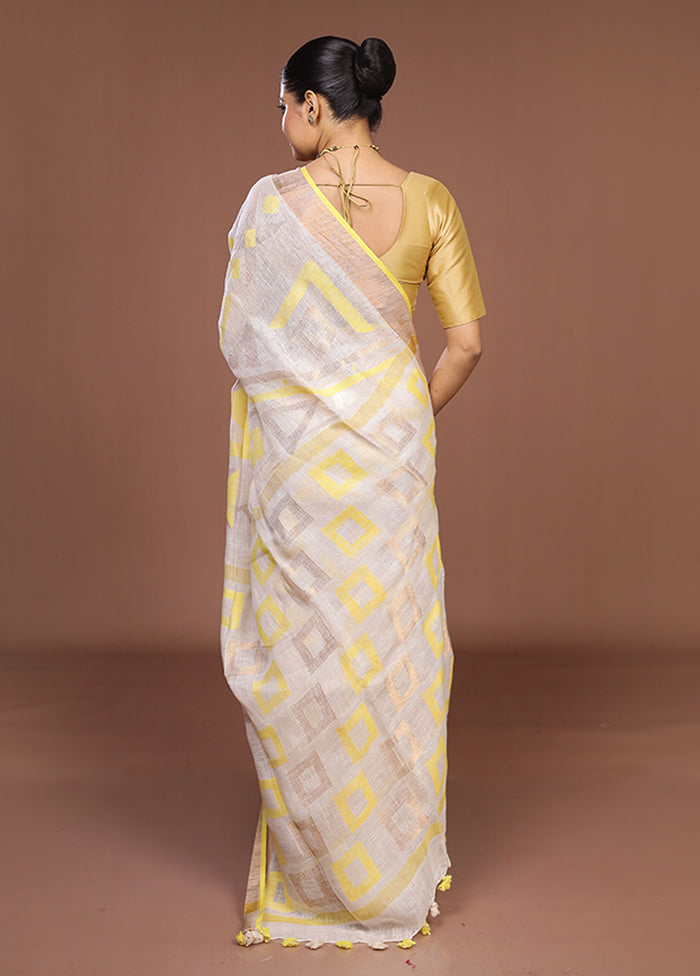 White Handloom Matka Pure Silk Saree With Blouse Piece