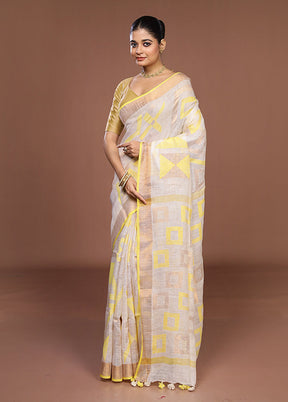 White Handloom Matka Pure Silk Saree With Blouse Piece