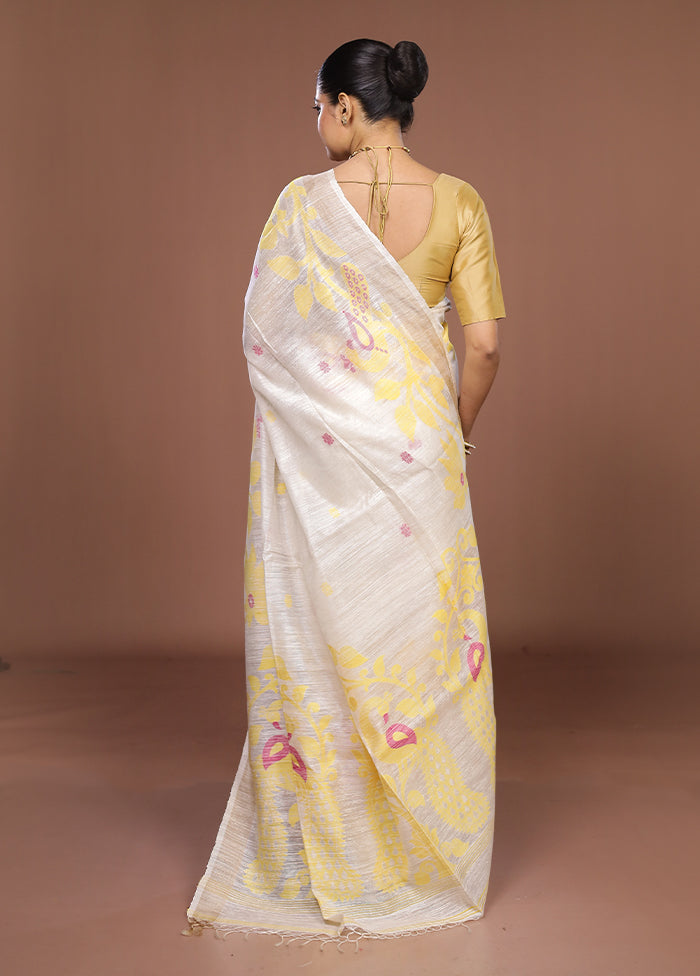 White Handloom Matka Pure Silk Saree With Blouse Piece