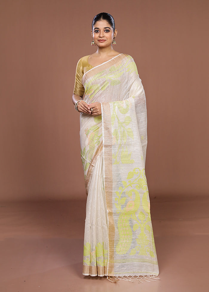 White Handloom Matka Pure Silk Saree With Blouse Piece